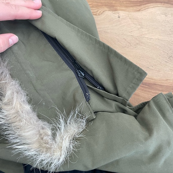 Canada Goose mid-length jacket in army green - Picture 7 of 12
